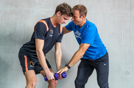 Kracht- en stabiliteitsoefeningen met leraar