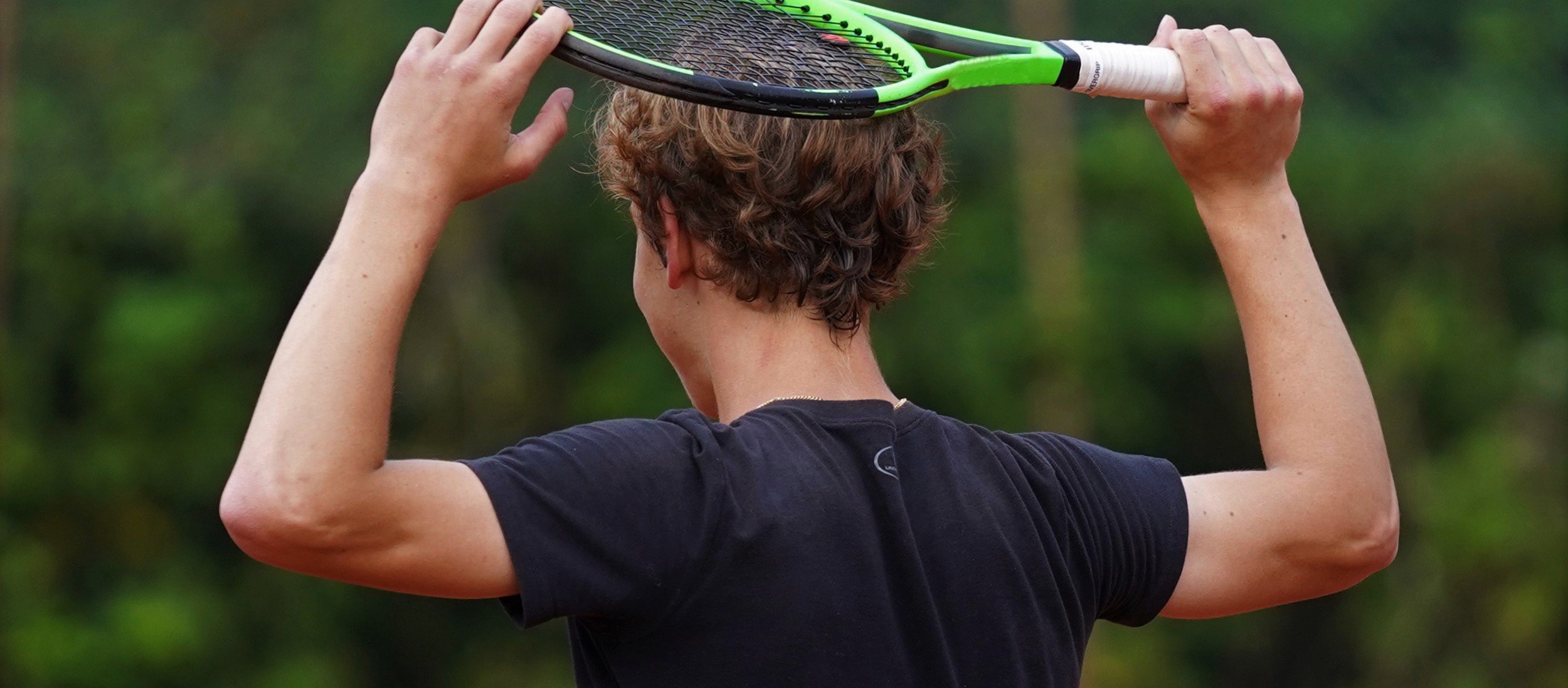 Racket op hoofd